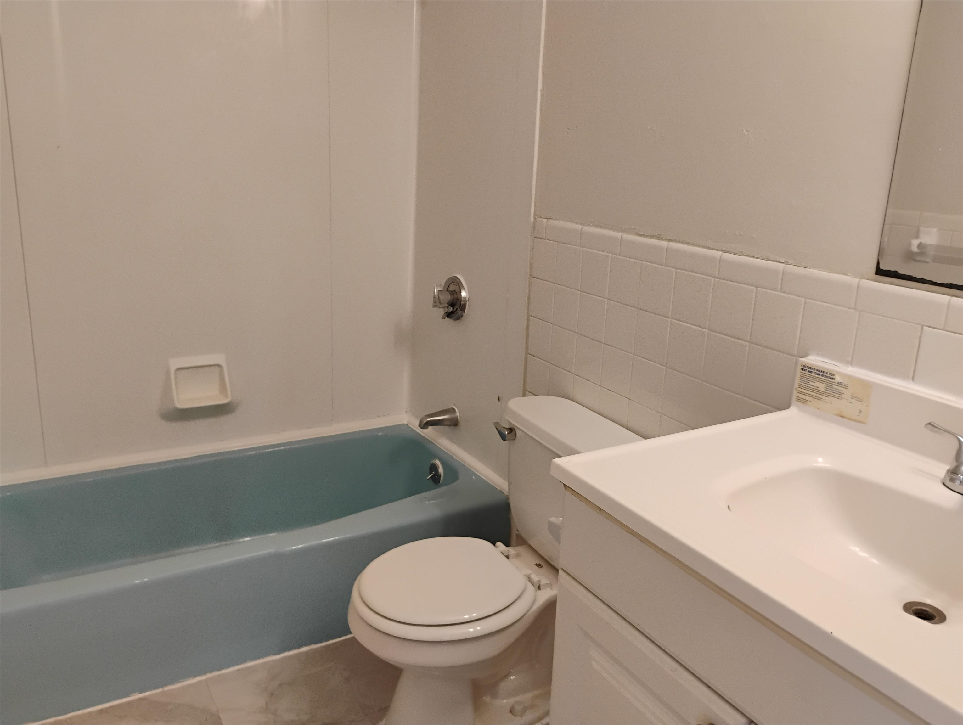 133 English Village Road, Unit 303 Manchester, NH 03102 - Photo 10 of 14