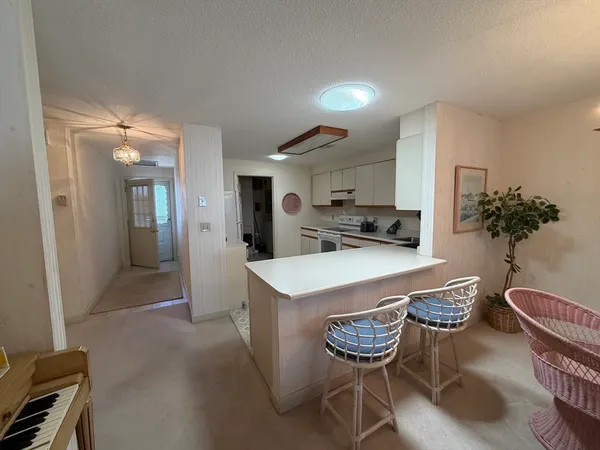 $325,000 | 402 Country Side Road, Unit 402, Greenfield, MA 01301