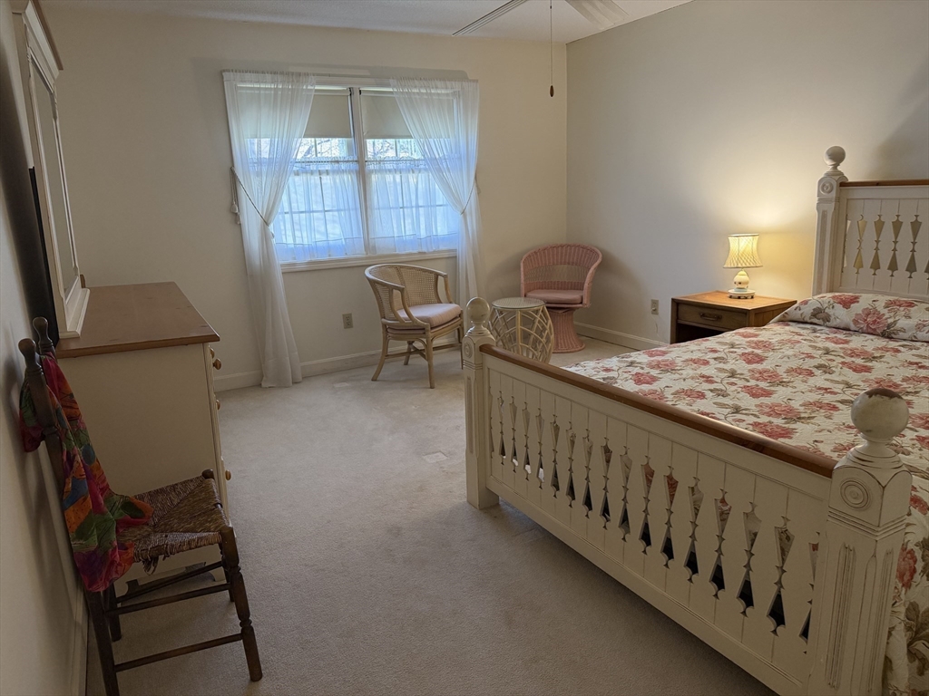 402 Country Side Road, Unit 402 Greenfield, MA 01301 - Photo 8 of 17