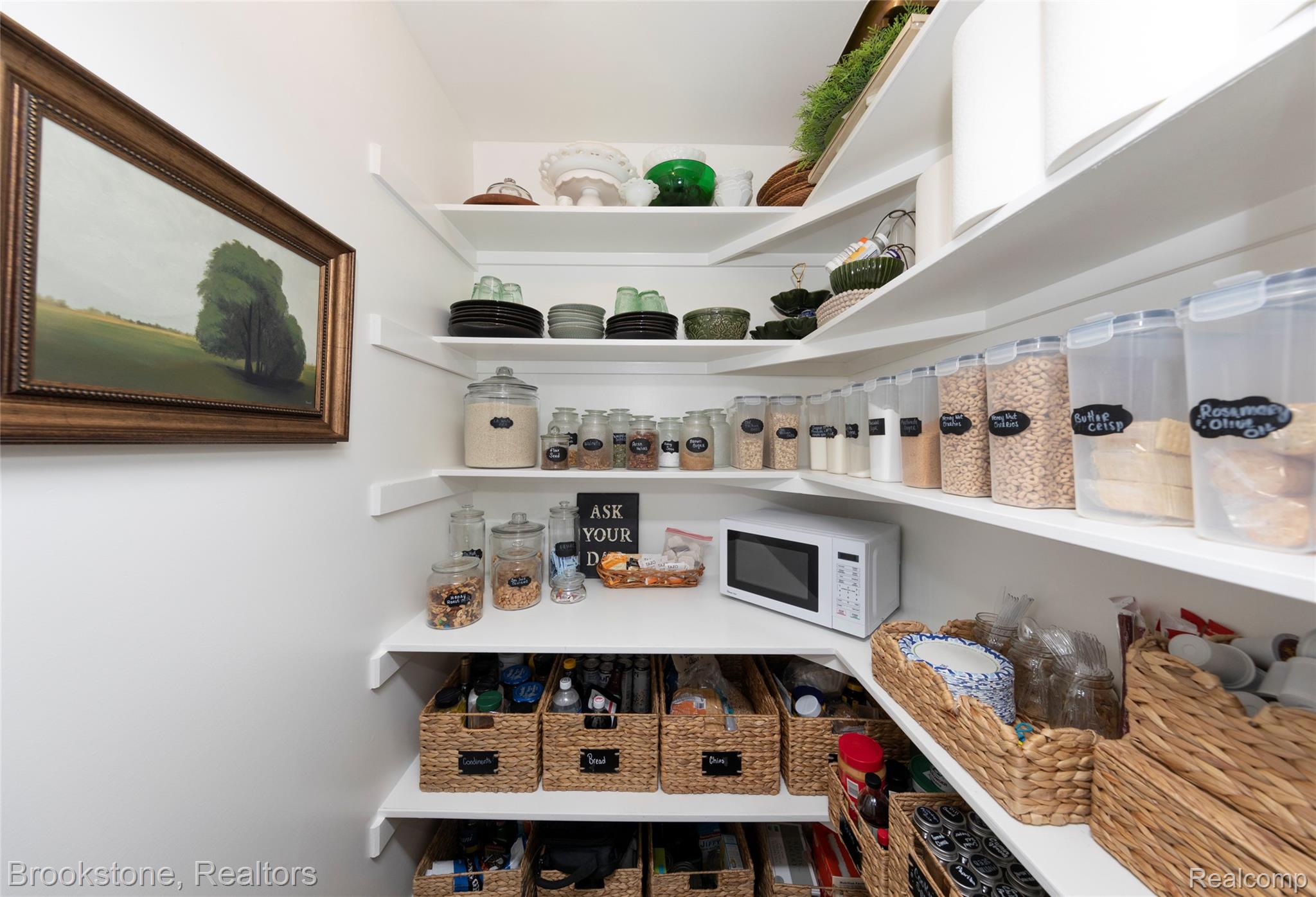 8322 Buckell Lake Road Holly, MI 48442 - Photo 37 of 58 Love this walk in pantry