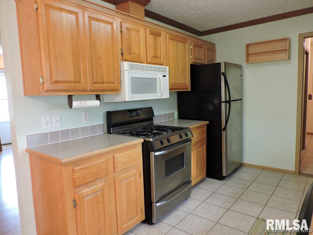 603 Bitterroot Drive Athens, IL 62613 - Photo 10 of 18 Gallery Image 10