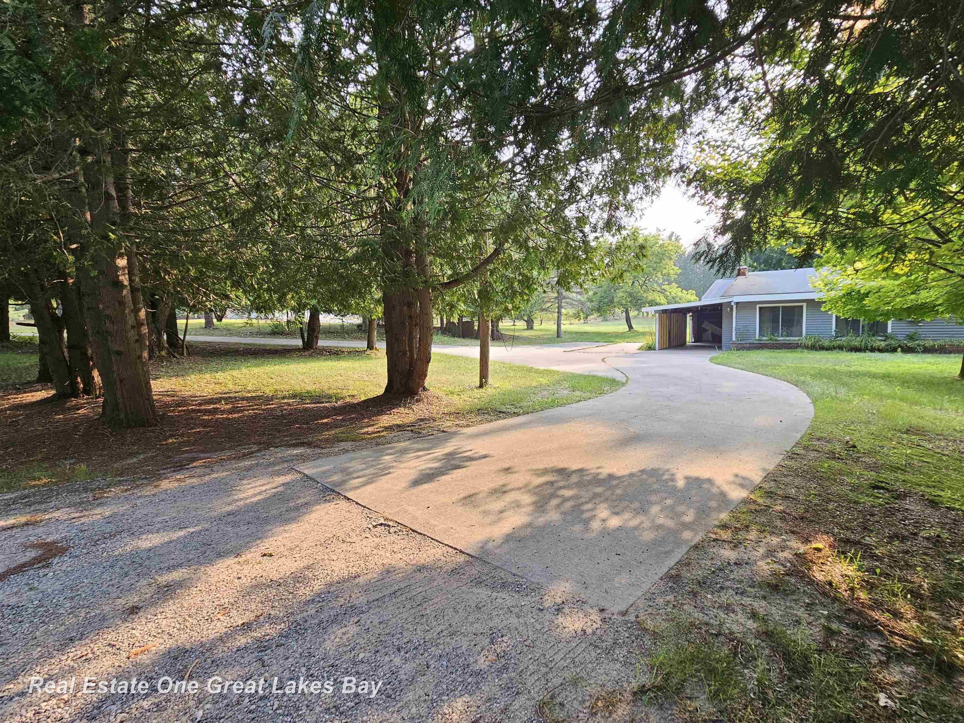 205 North Everett Road Harrisville, MI 48740 - Photo 3 of 39 Driveway