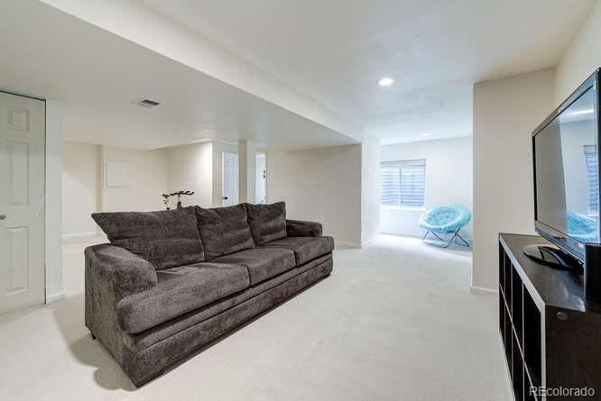 9317 Desert Willow Road Highlands Ranch, CO 80129 - Photo 37 of 39 Gallery Image 37