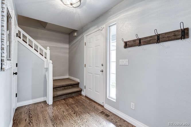 9317 Desert Willow Road Highlands Ranch, CO 80129 - Photo 5 of 39 Gallery Image 5