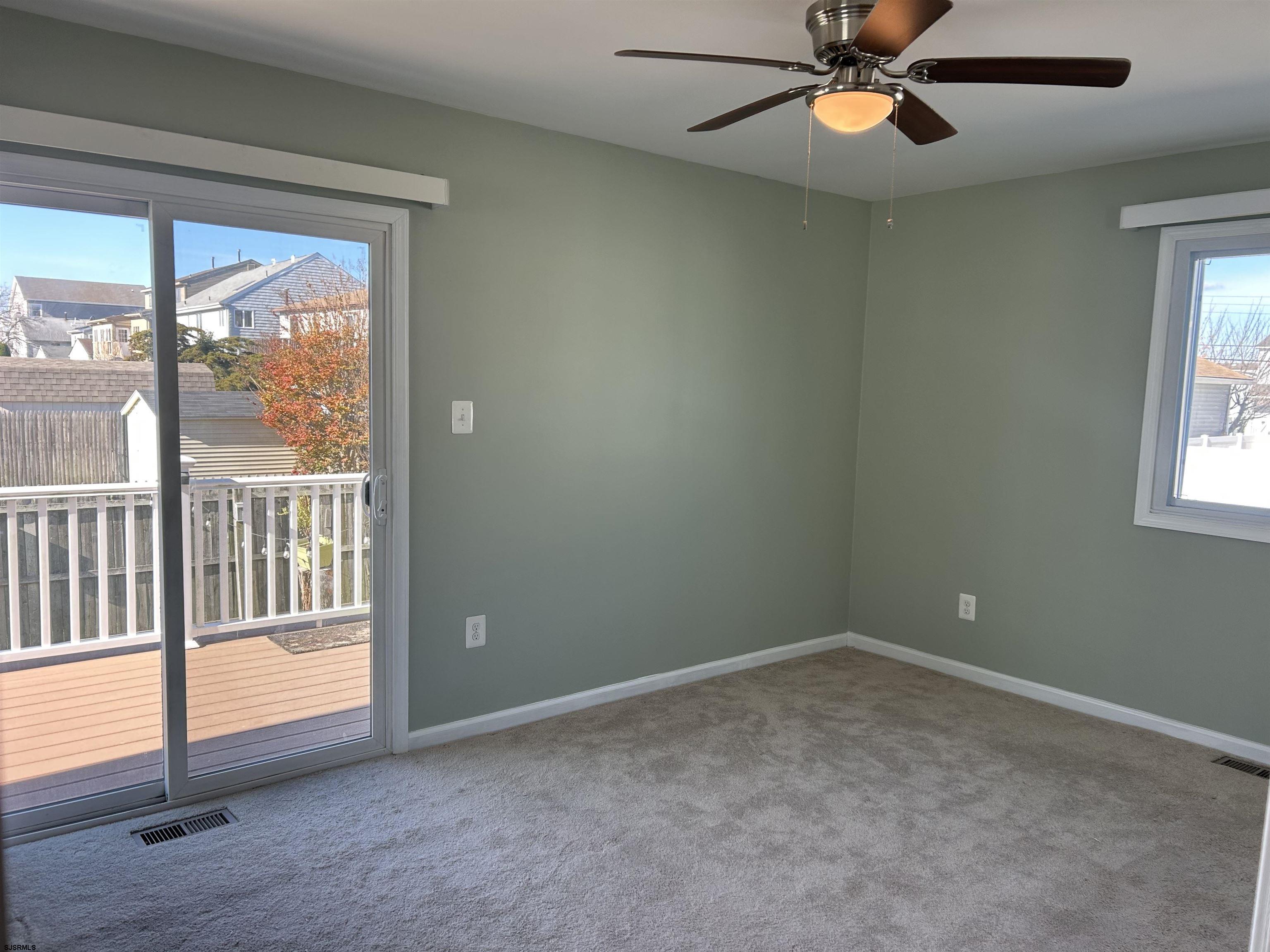 12 Vardon Road Brigantine, NJ 08203 - Photo 18 of 28 an empty room that has a window