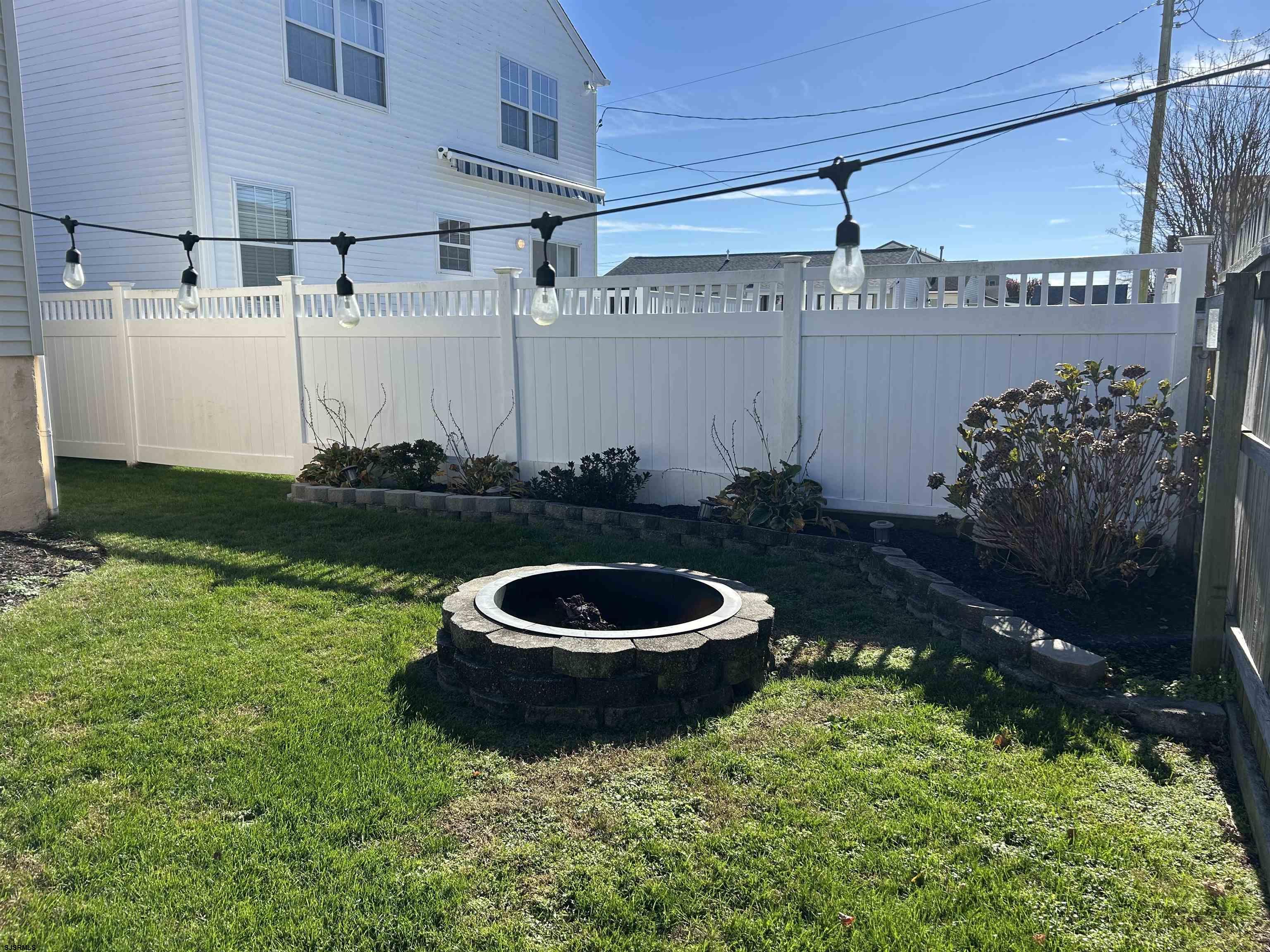 12 Vardon Road Brigantine, NJ 08203 - Photo 22 of 28 a bathroom with a toilet and a shower