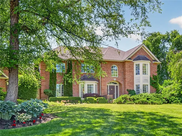 $599,900 | 8 St Andrews Hill, Pittsford, NY 14534