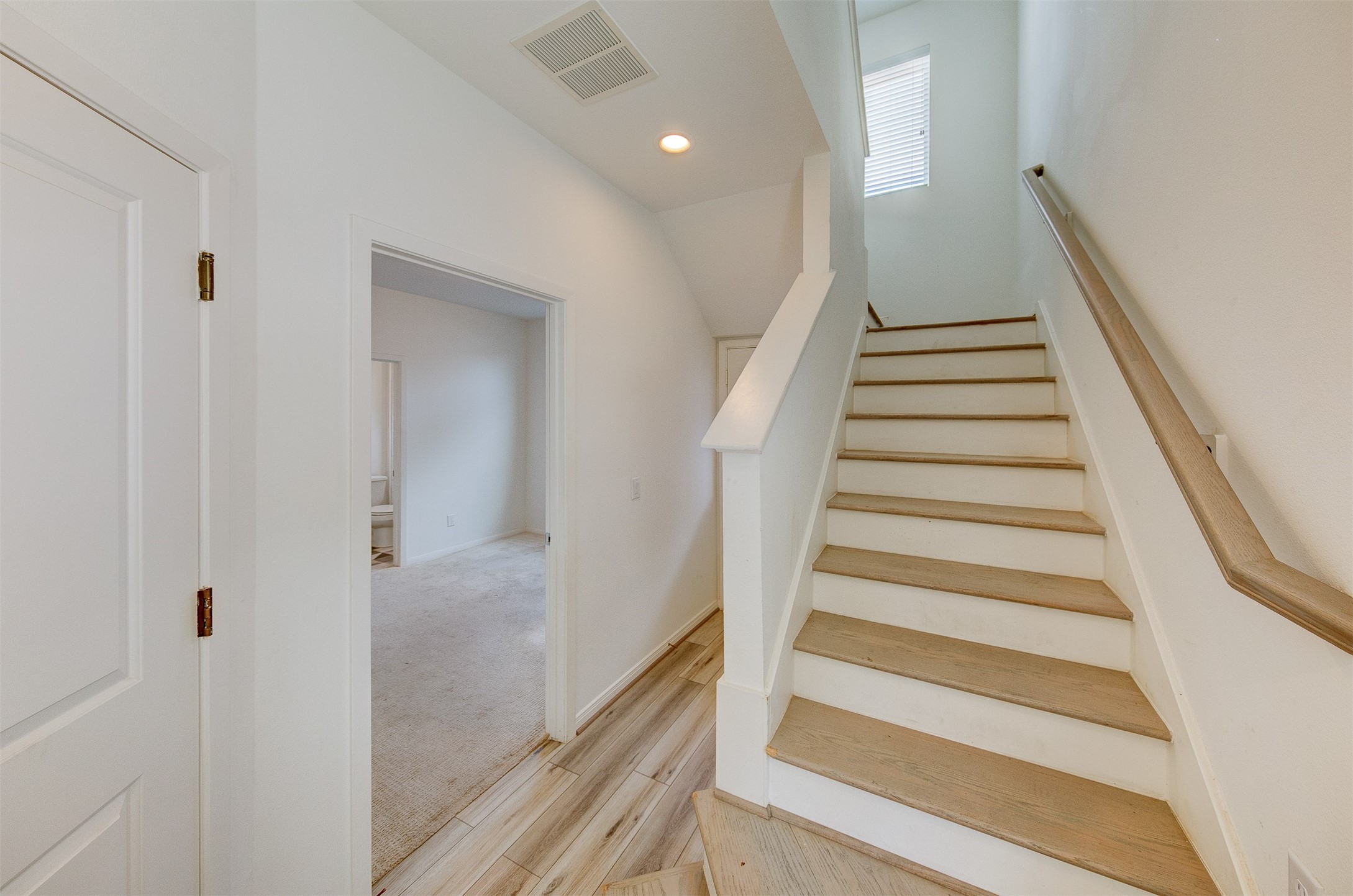 1526 Ojeman Road, Unit A Houston, TX 77055 - Photo 8 of 34 a view of entryway