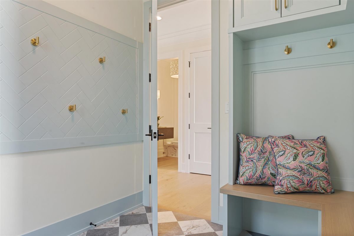 889 Cherry Street Winnetka, IL 60093 - Photo 26 of 76 a view of bathroom