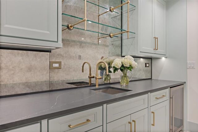 $3,295,000 | 889 Cherry Street, Winnetka, IL 60093