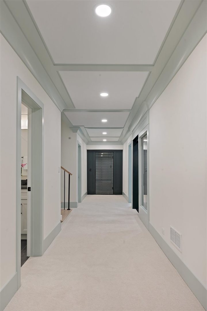 889 Cherry Street Winnetka, IL 60093 - Photo 57 of 76 a large room with windows and closet