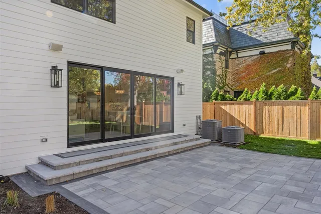 $3,295,000 | 889 Cherry Street, Winnetka, IL 60093