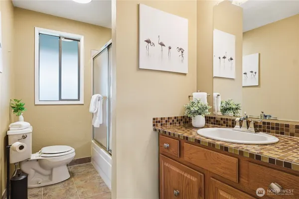 $949,950 | 34216 136th Avenue Southeast, Auburn, WA 98092