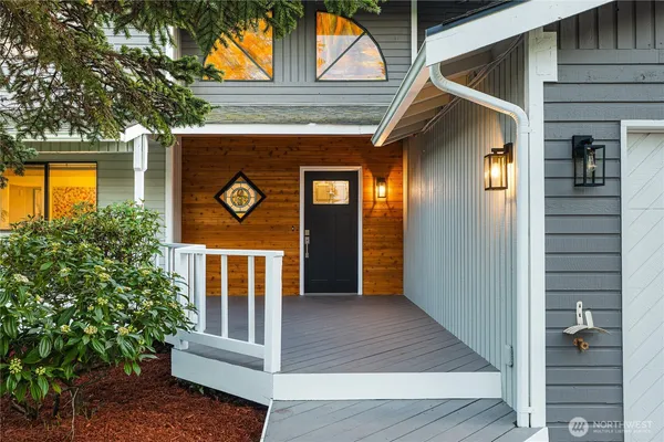 $949,950 | 34216 136th Avenue Southeast, Auburn, WA 98092