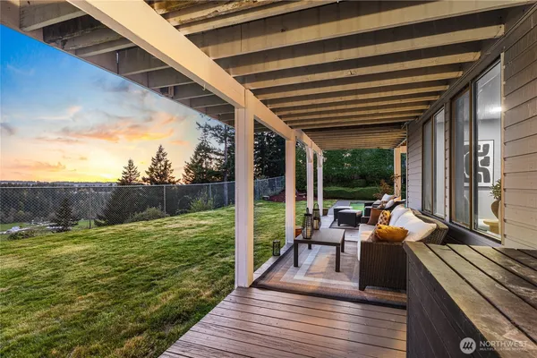 $949,950 | 34216 136th Avenue Southeast, Auburn, WA 98092