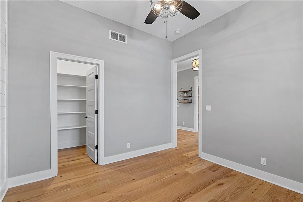 22275 West 98th Terrace Lenexa, KS 66220 - Photo 18 of 41