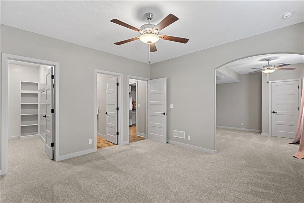 22275 West 98th Terrace Lenexa, KS 66220 - Photo 27 of 41