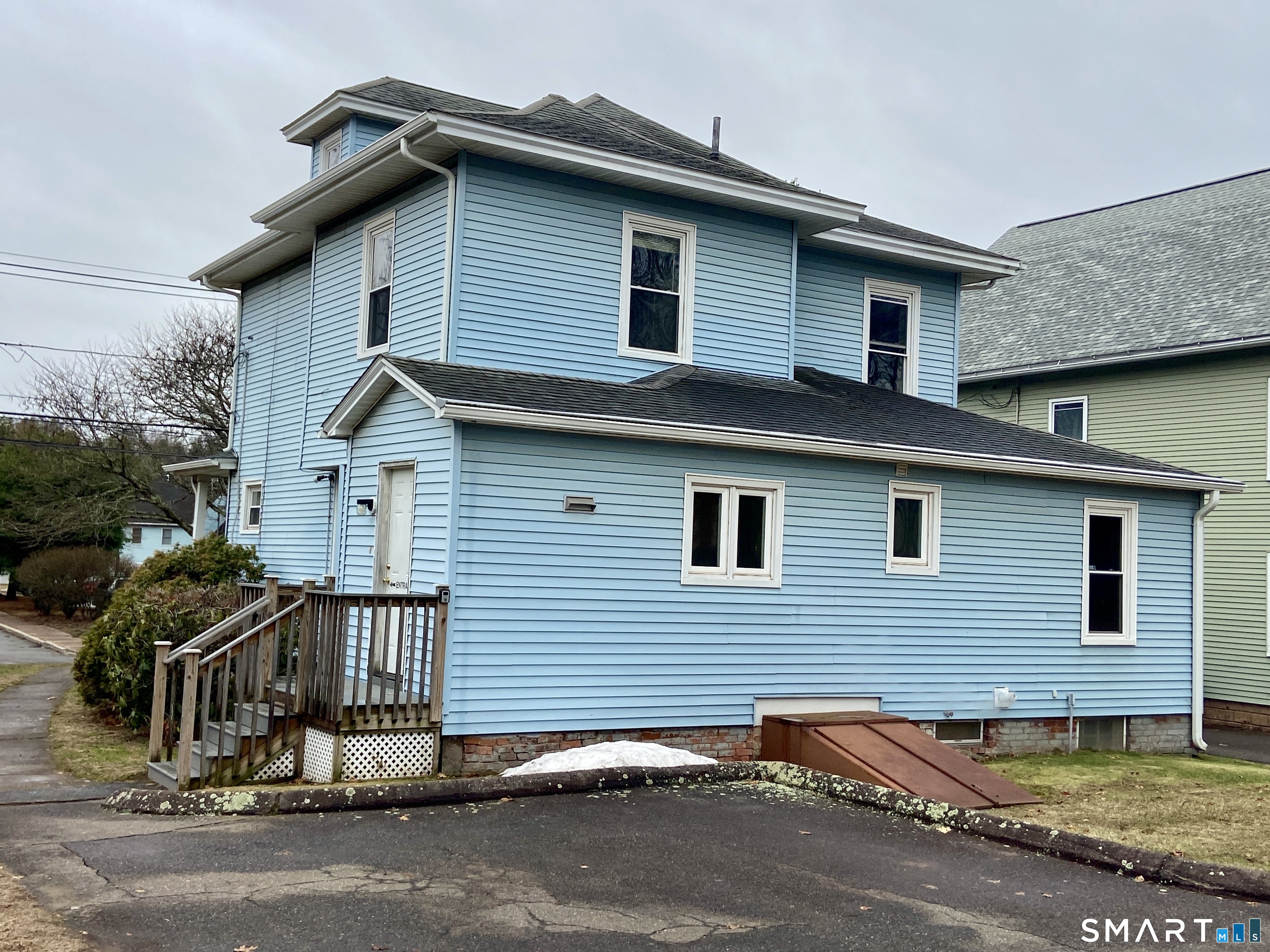 140 Union Street Vernon, CT 06066 - Photo 24 of 26 a front view of a house with a yard