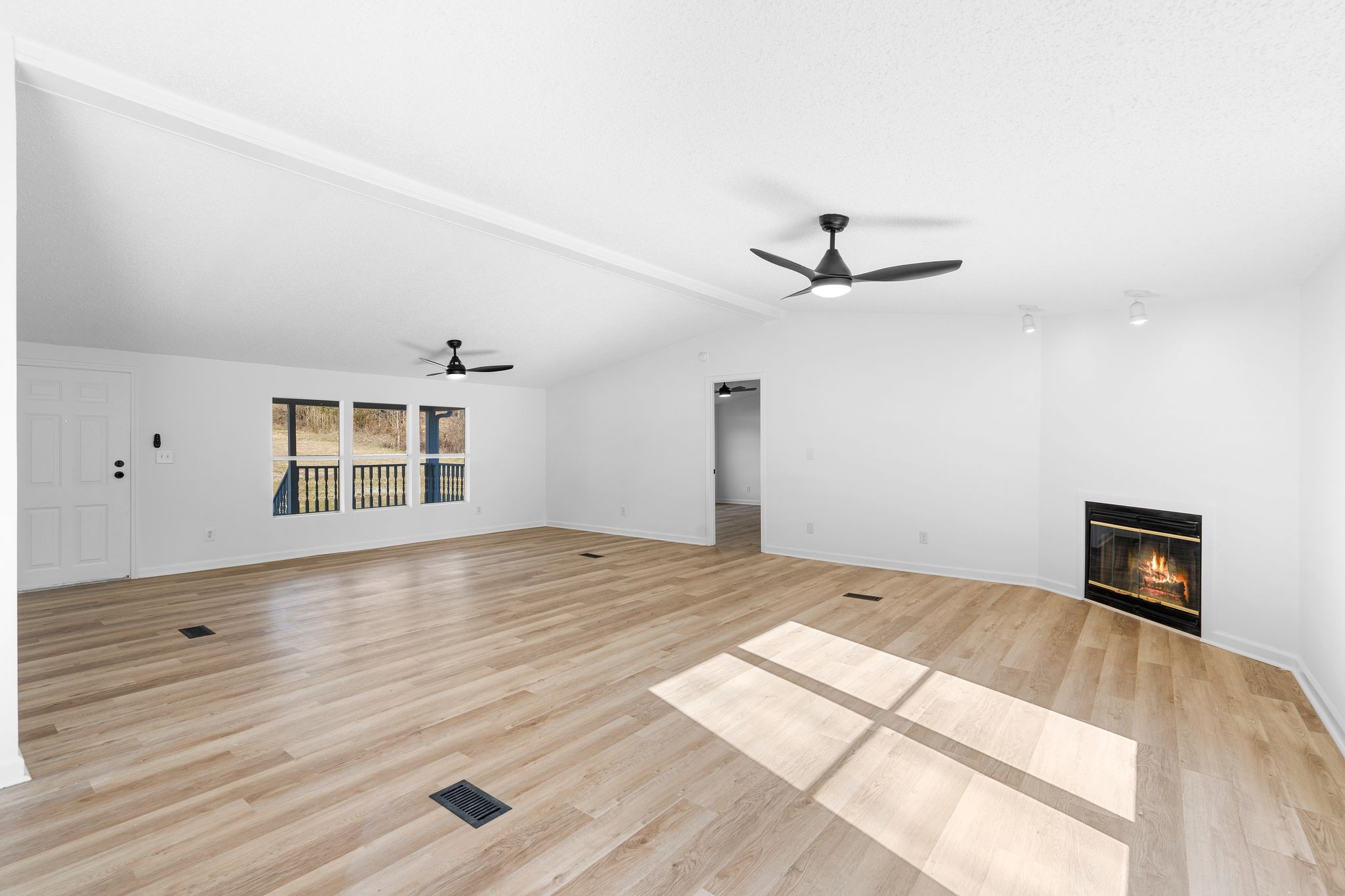 3092 McKibbon Road Culleoka, TN 38451 - Photo 18 of 41 a very nice looking room with a ceiling fan