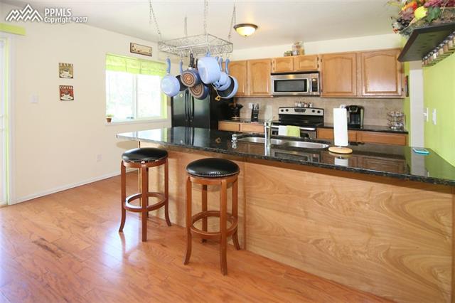 4540 Beaumont Road Colorado Springs, CO 80916 - Photo 8 of 35