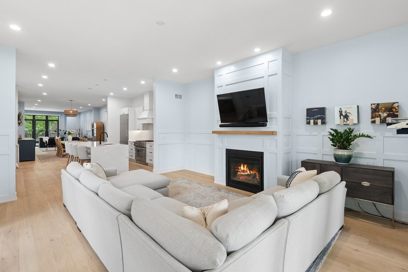 1842 North Whipple Street, Unit 1 Chicago, IL 60647 - Photo 14 of 37