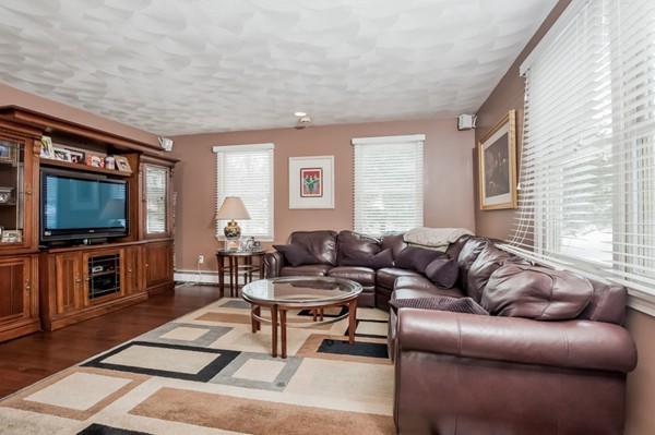 304 Stonebridge Road Wayland, MA 01778 - Photo 4 of 24