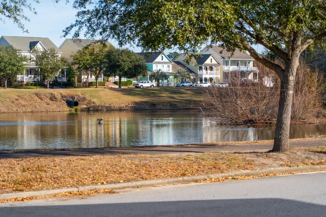 $378,000 | 215 Forsythia Avenue, Summerville, SC 29483