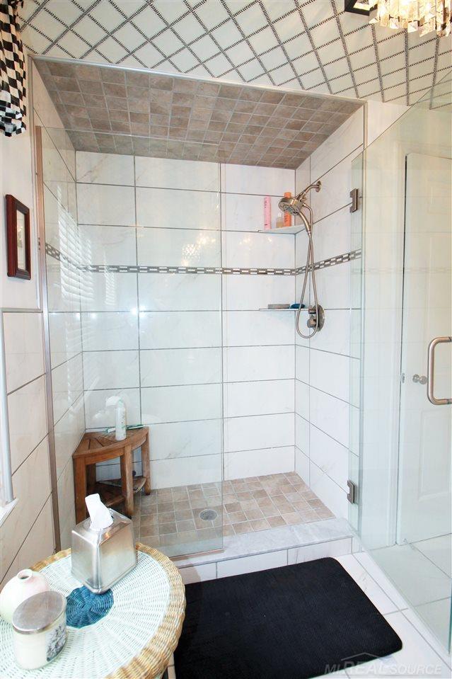 307 McMillan Road Grosse Pointe, MI 48236 - Photo 29 of 48 50010881-28.JPG