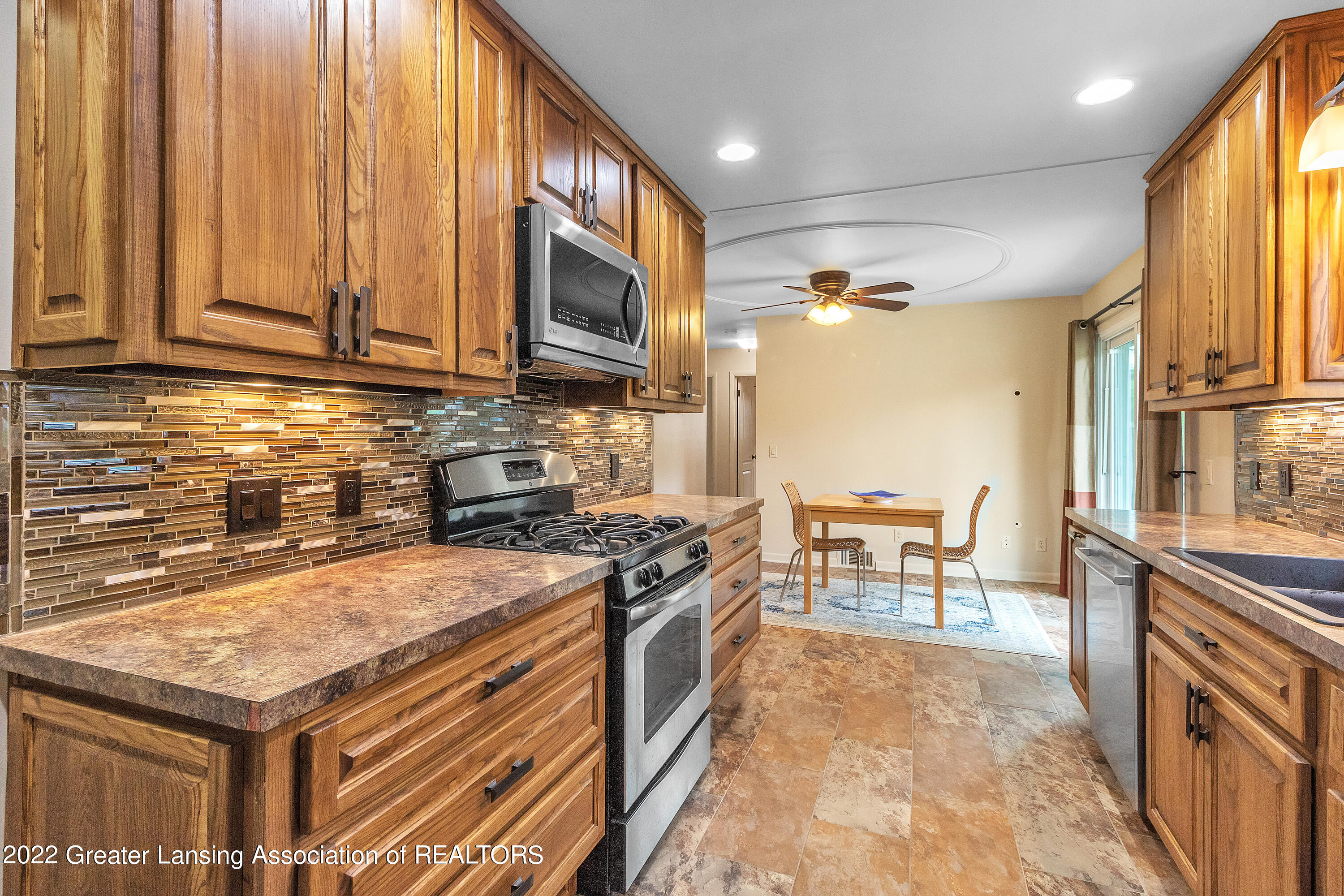 7511 Yorktown Road Lansing, MI 48917 - Photo 14 of 38 14