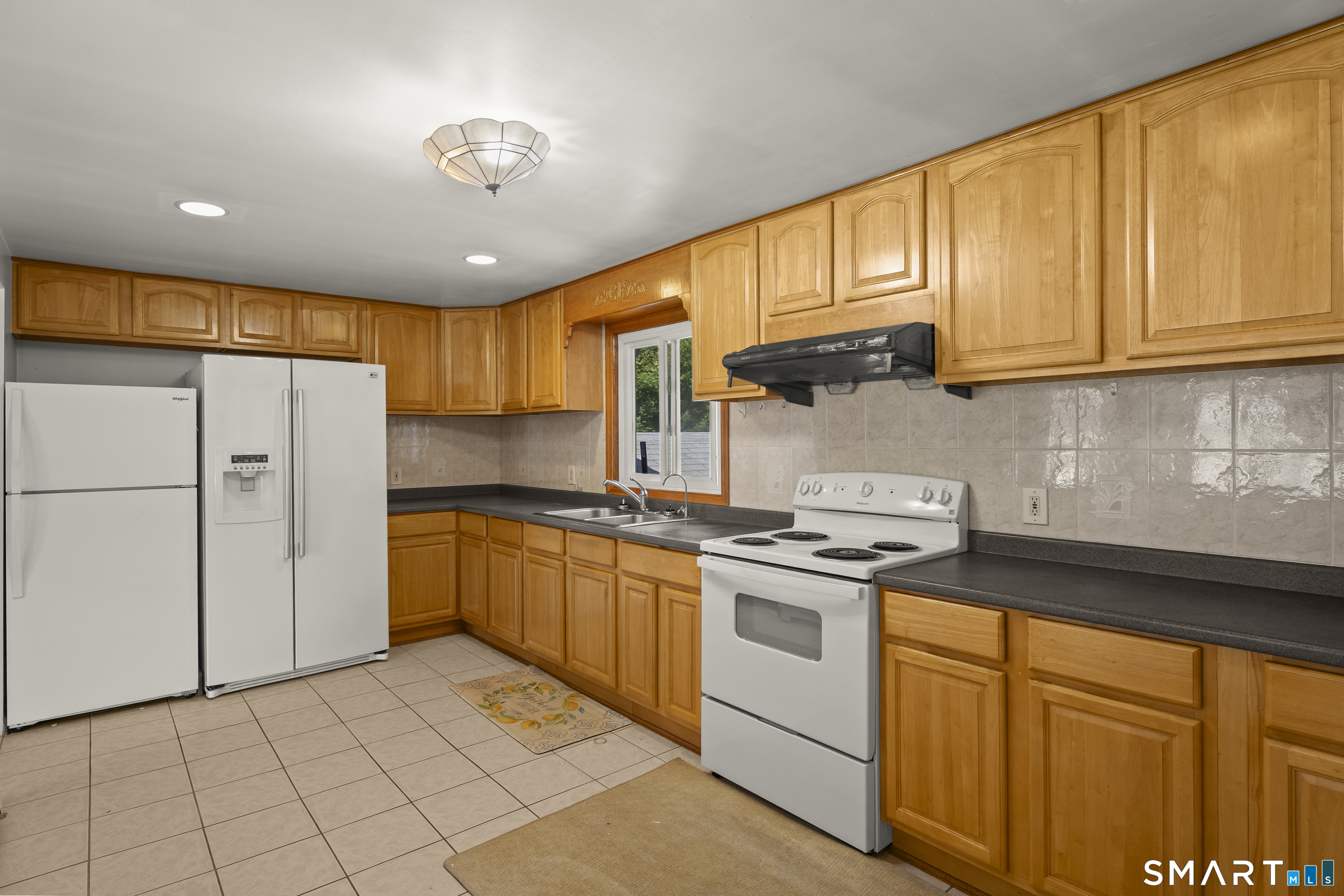 28 Lucas Park Road Norwich, CT 06360 - Photo 6 of 26 Gallery Image 6