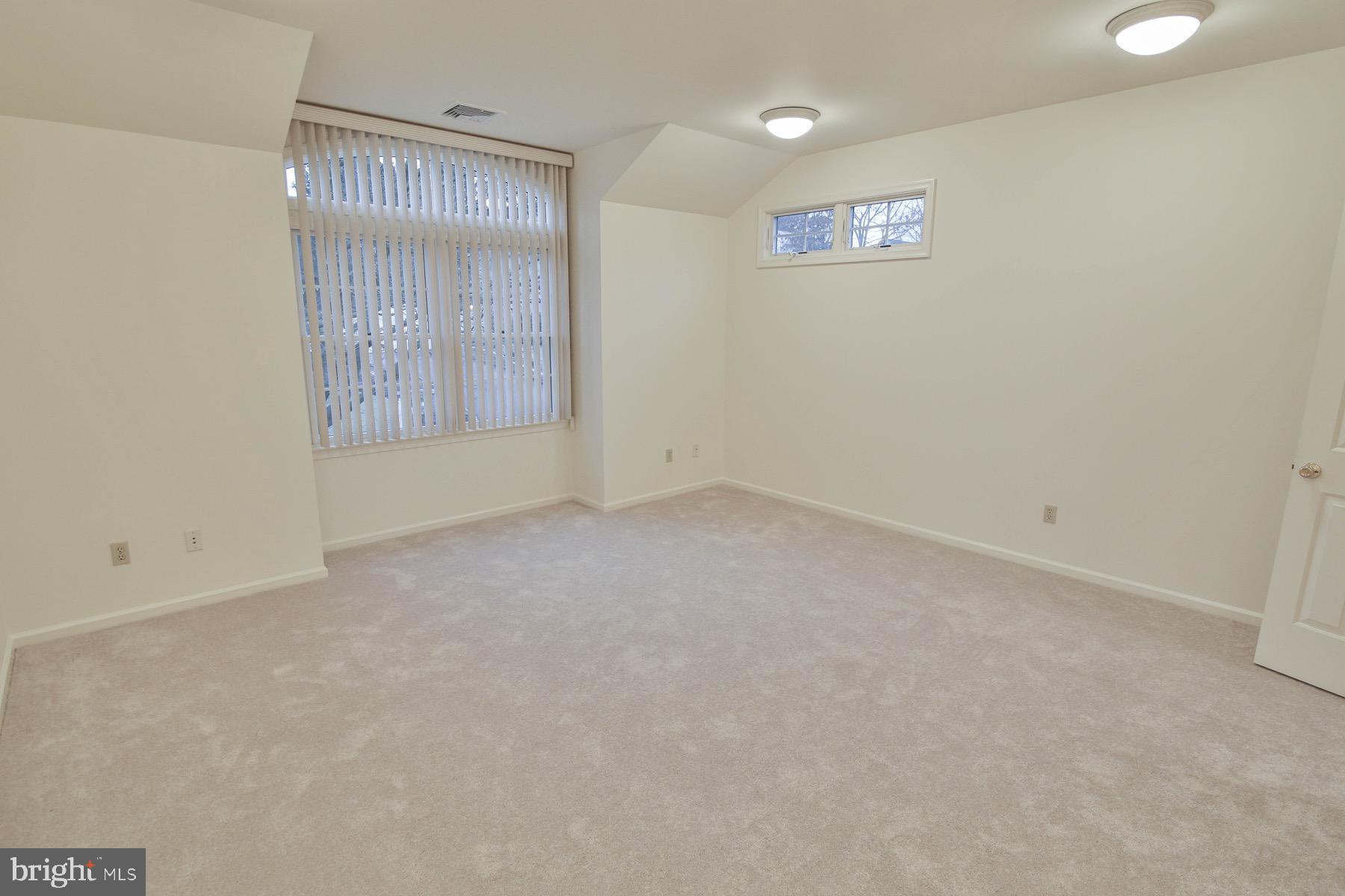 1006 Oldstone Road Allentown, PA 18103 - Photo 24 of 47 Gallery Image 24