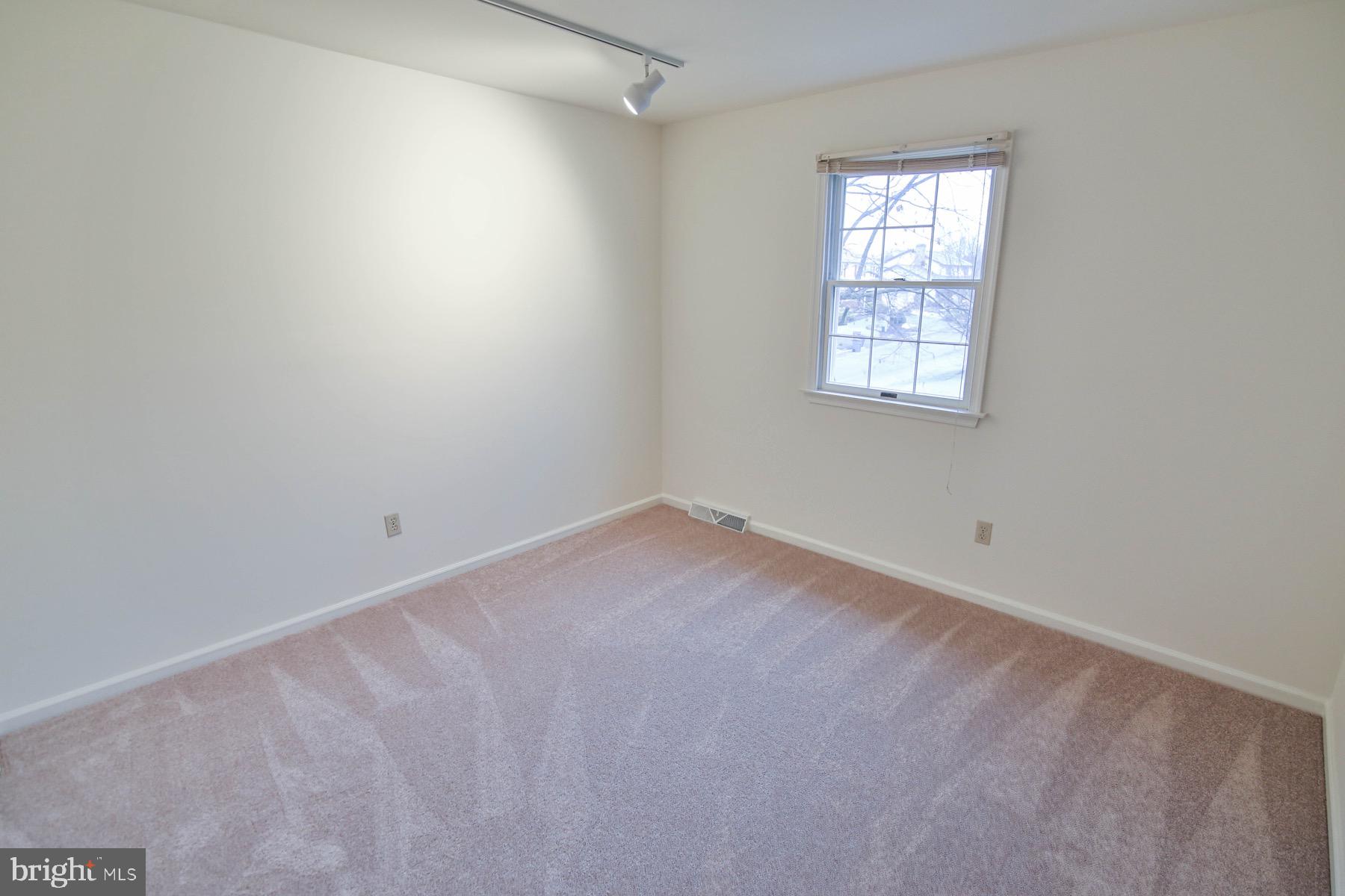 1006 Oldstone Road Allentown, PA 18103 - Photo 31 of 47 Gallery Image 31