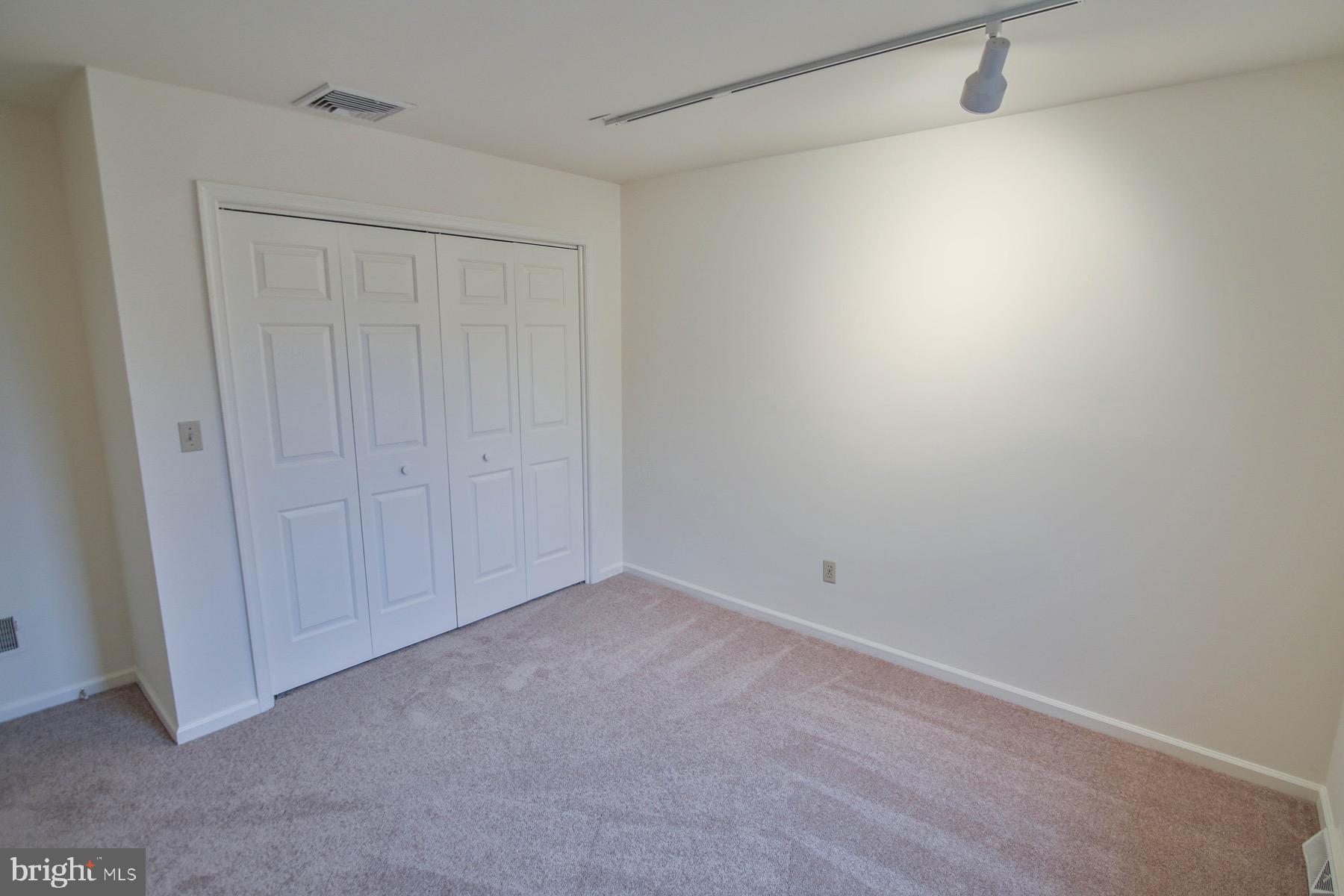 1006 Oldstone Road Allentown, PA 18103 - Photo 32 of 47 Gallery Image 32