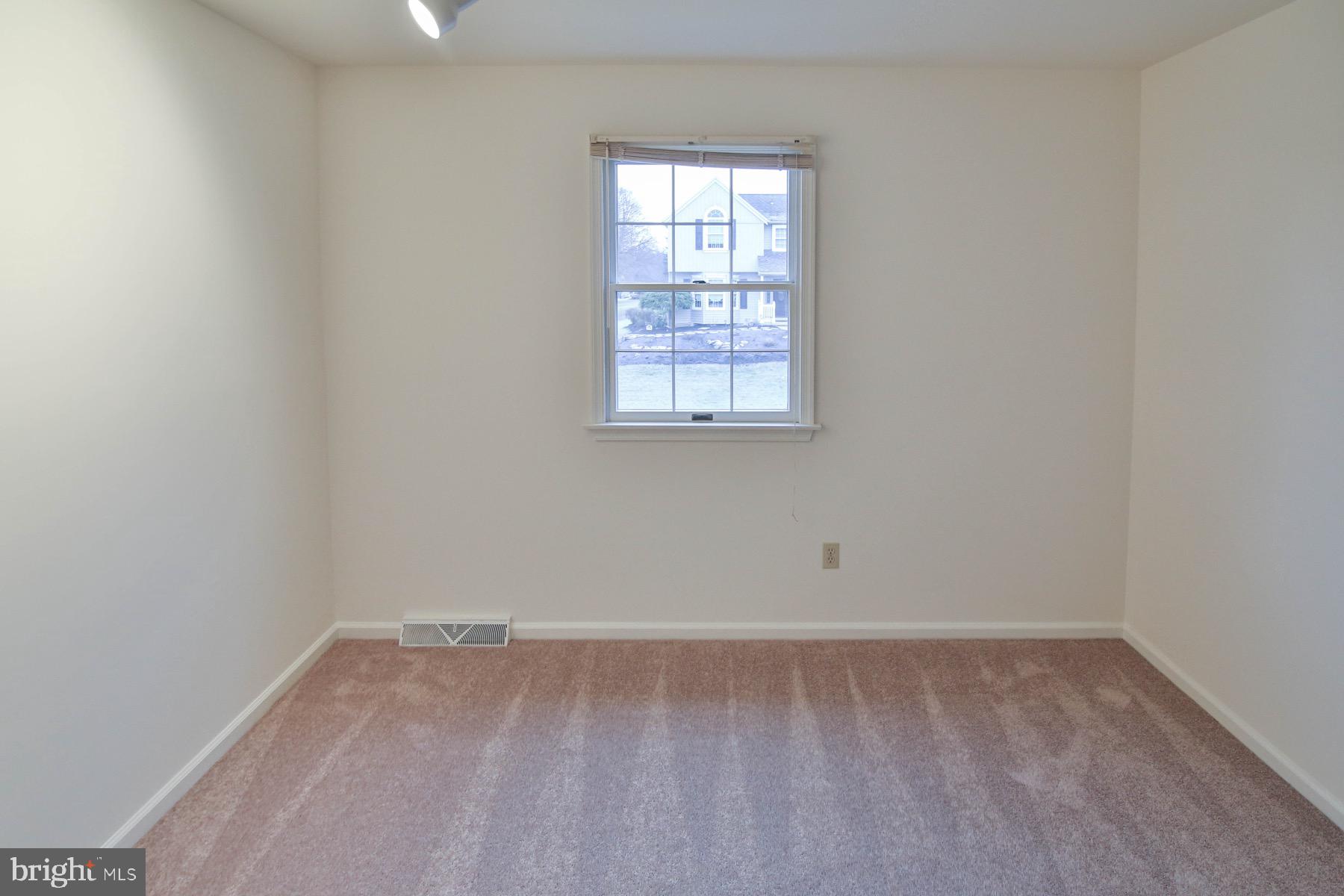 1006 Oldstone Road Allentown, PA 18103 - Photo 33 of 47 Gallery Image 33