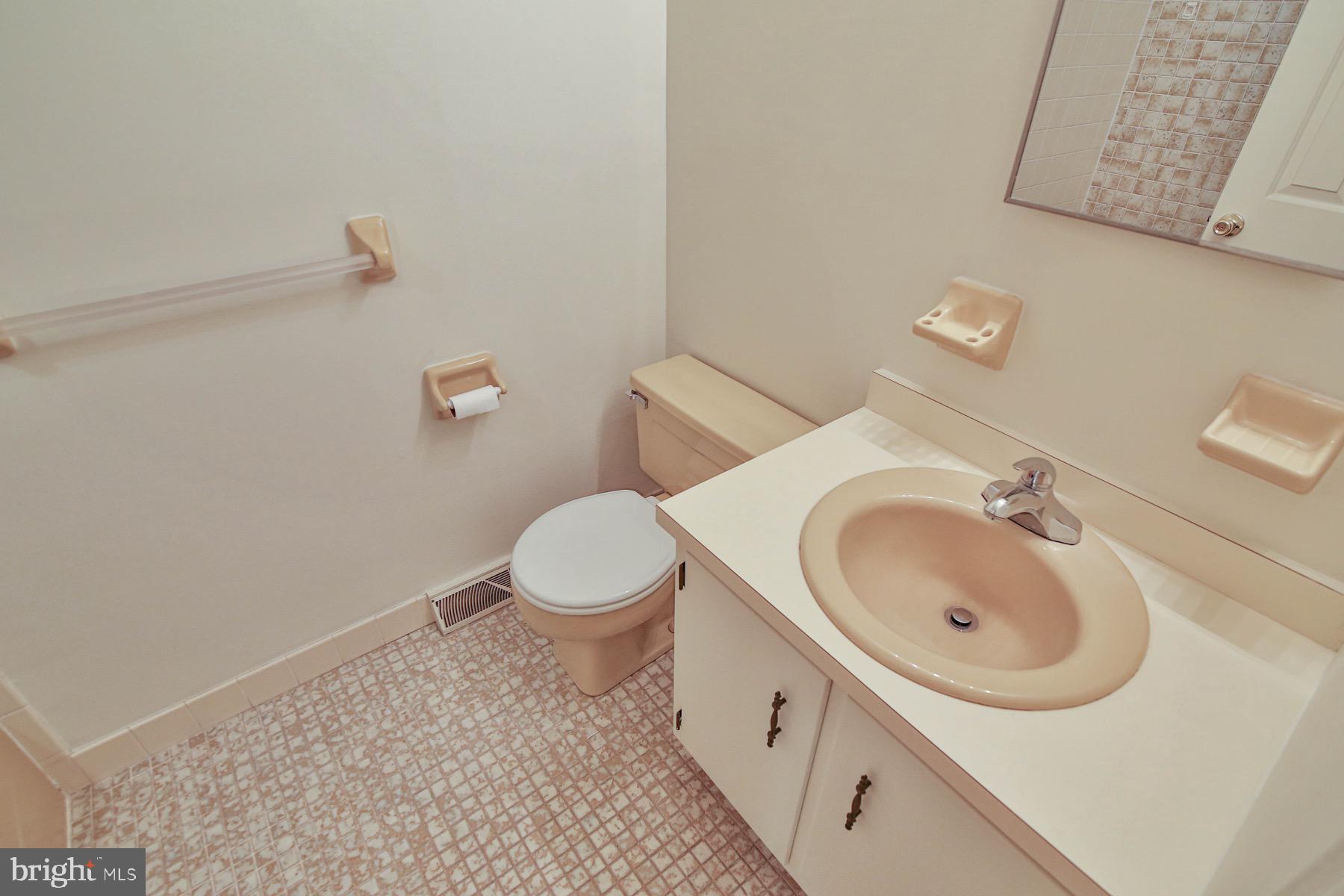 1006 Oldstone Road Allentown, PA 18103 - Photo 34 of 47 Gallery Image 34