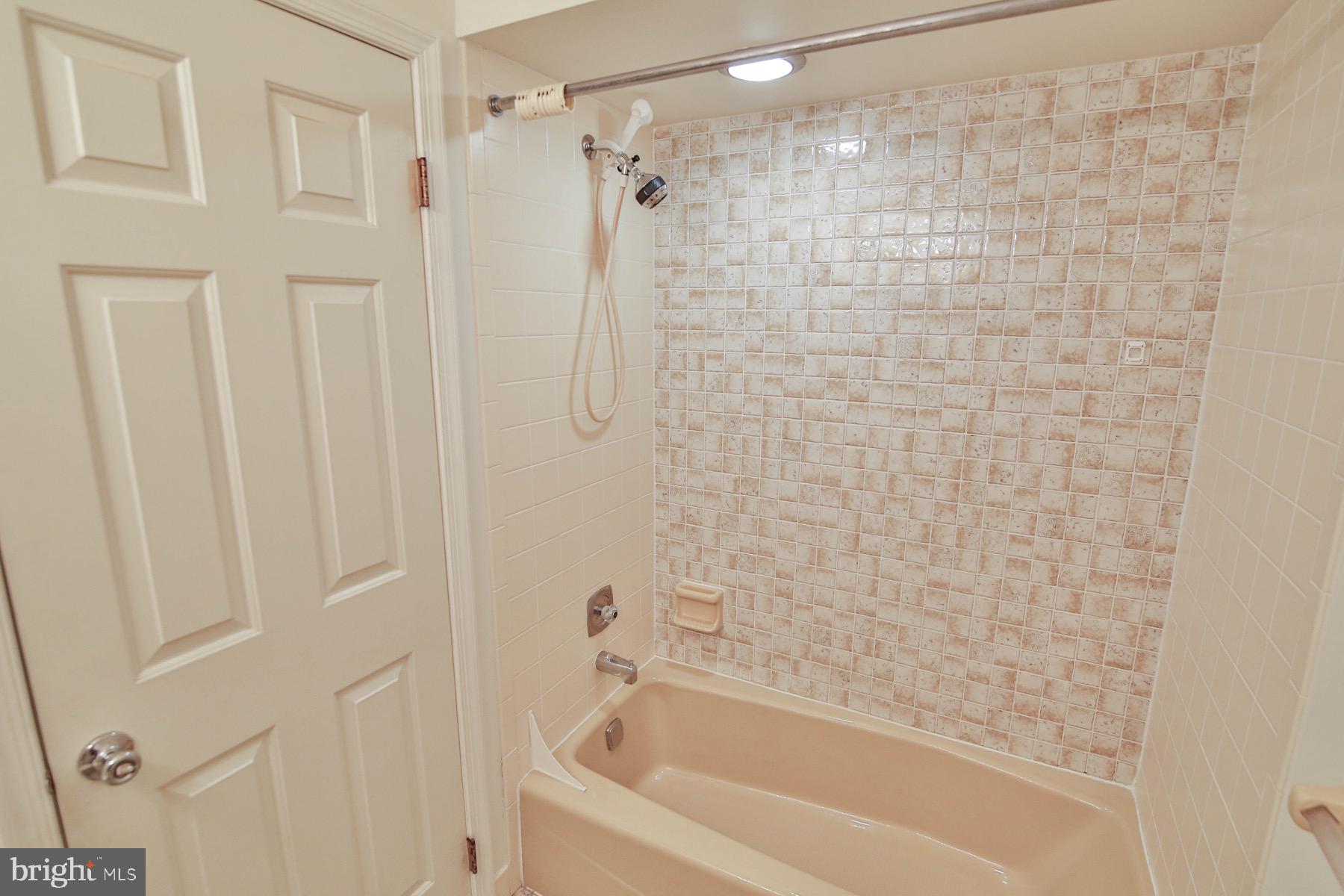 1006 Oldstone Road Allentown, PA 18103 - Photo 35 of 47 Gallery Image 35