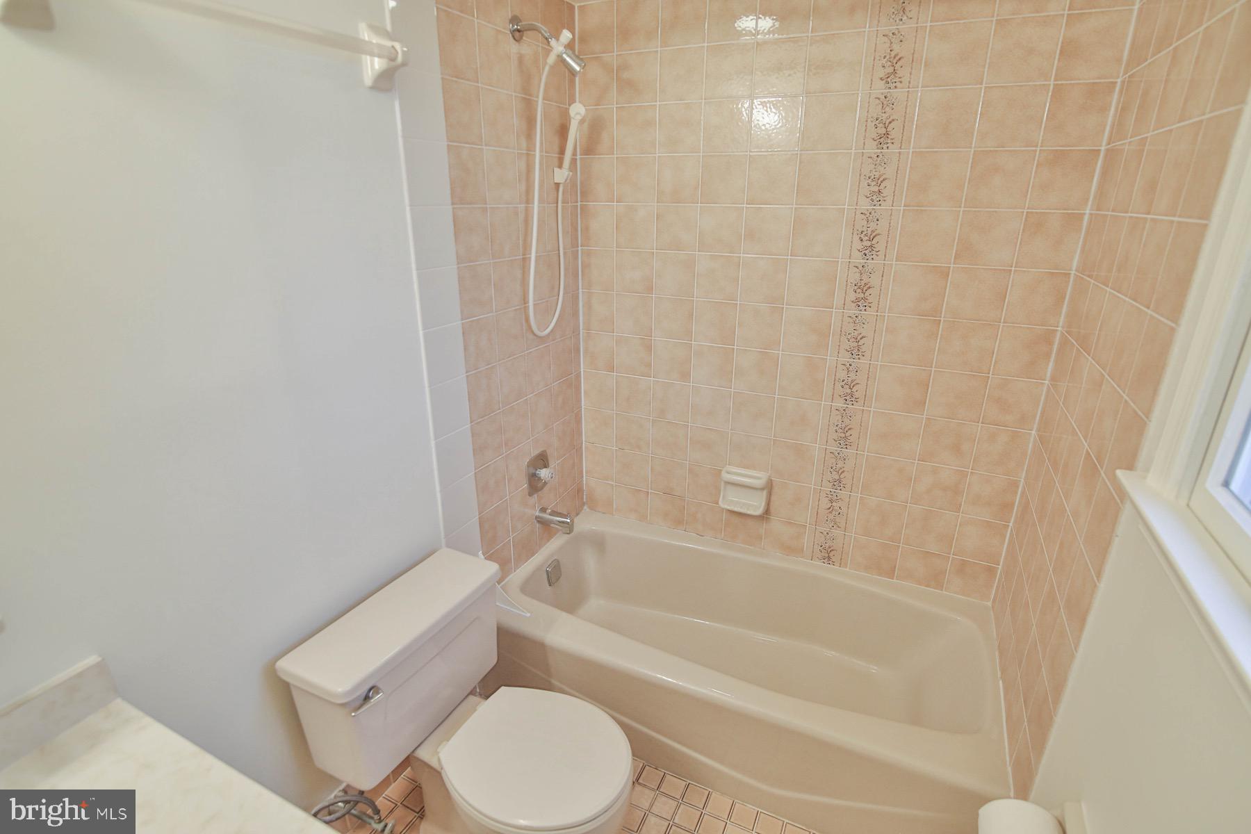 1006 Oldstone Road Allentown, PA 18103 - Photo 39 of 47 Gallery Image 39