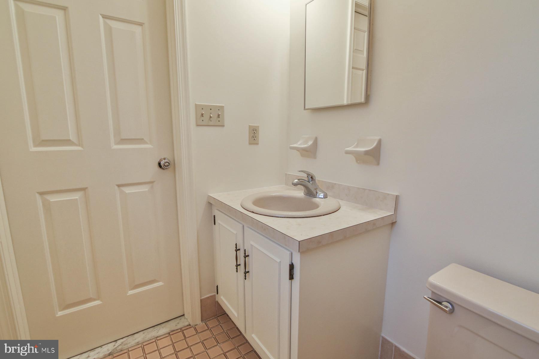 1006 Oldstone Road Allentown, PA 18103 - Photo 40 of 47 Gallery Image 40