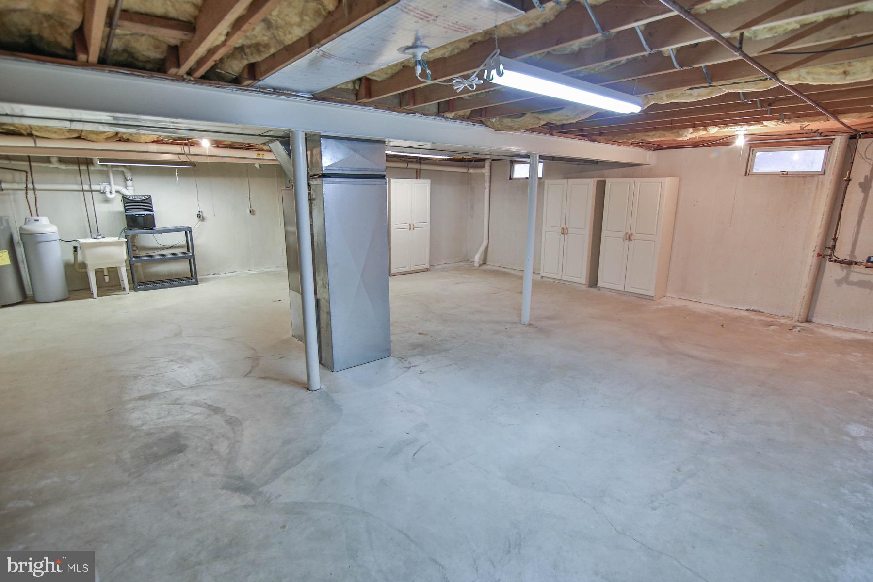 1006 Oldstone Road Allentown, PA 18103 - Photo 41 of 47 Gallery Image 41