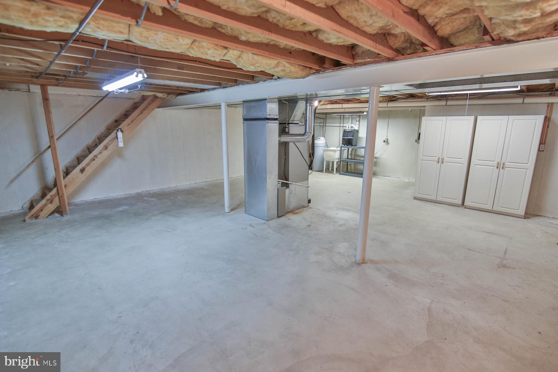 1006 Oldstone Road Allentown, PA 18103 - Photo 42 of 47 Gallery Image 42