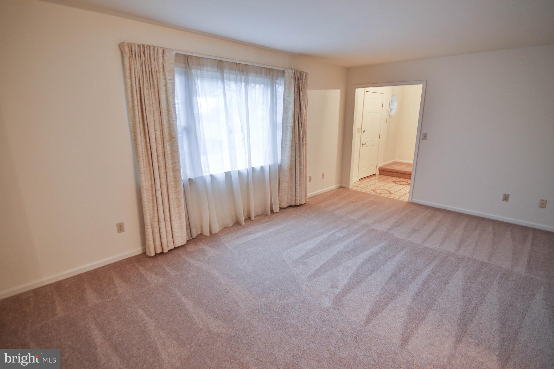 1006 Oldstone Road Allentown, PA 18103 - Photo 8 of 47 Gallery Image 8