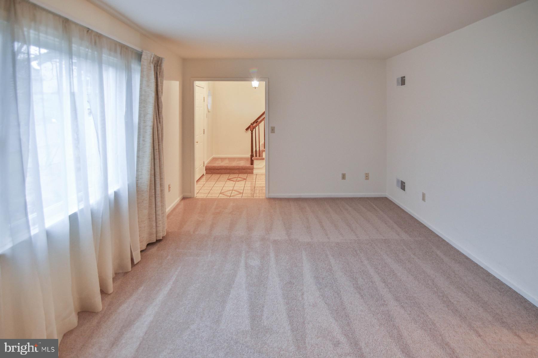 1006 Oldstone Road Allentown, PA 18103 - Photo 9 of 47 Gallery Image 9
