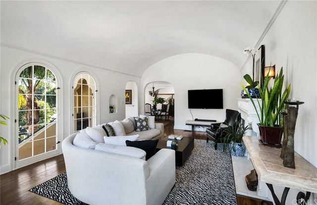 $1,371,710 | 6466 Odin Street, Los Angeles, CA 90068