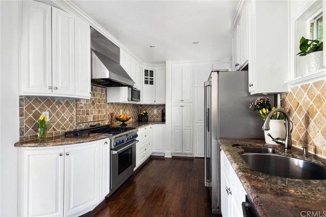 $1,371,710 | 6466 Odin Street, Los Angeles, CA 90068