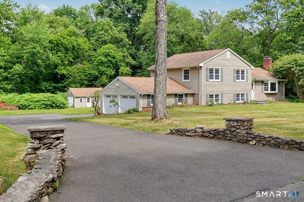 65 Gate Ridge Road Easton, CT 06612 - Photo 1 of 29