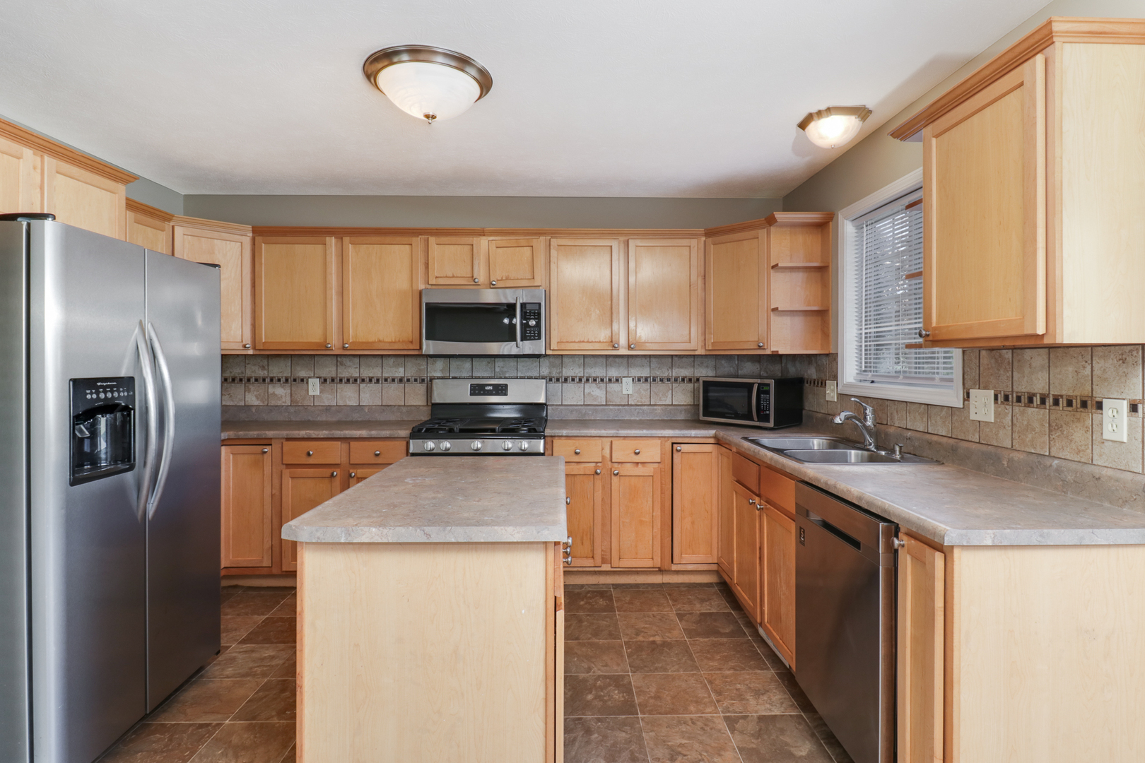 3112 Sable Oaks Road Bloomington, IL 61704 - Photo 11 of 43 Gallery Image 11
