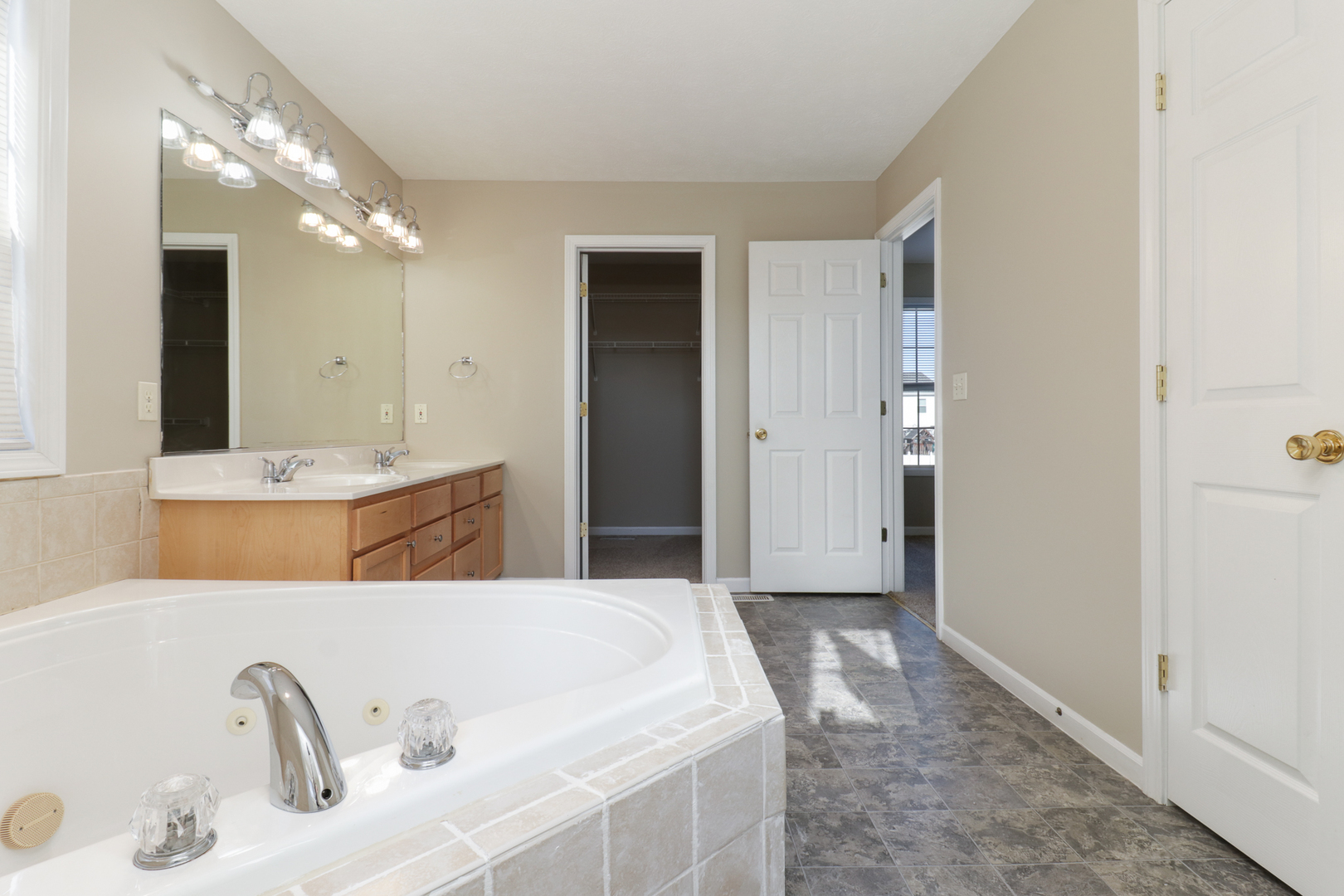 3112 Sable Oaks Road Bloomington, IL 61704 - Photo 23 of 43 Gallery Image 23