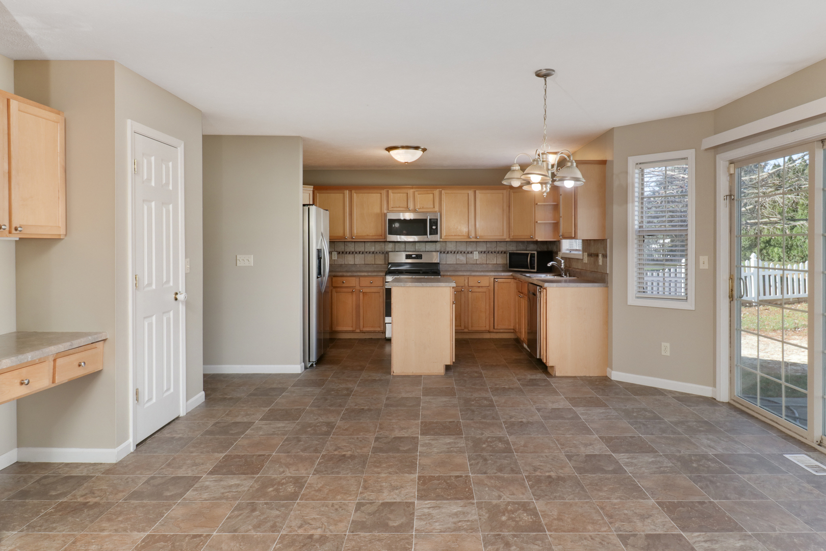 3112 Sable Oaks Road Bloomington, IL 61704 - Photo 8 of 43 Gallery Image 8