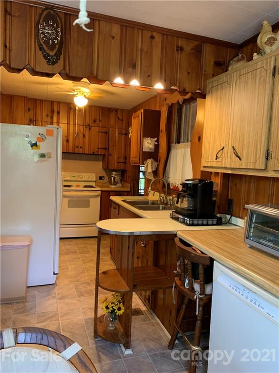 46 Ridgelawn Road Asheville, NC 28806 - Photo 17 of 47 Gallery Image 17