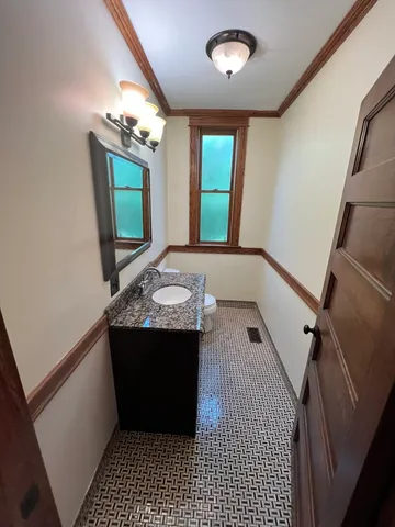 a view of entryway with a front door